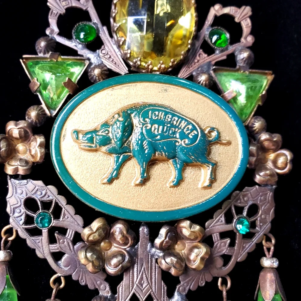 1 of a Kind Vintage CZECH Uranium Glass Boar Necklace 4 Luck - Picture 3 of 11